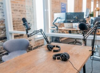 Mikrofony do nagrywania podcastów: jakie modele są najczęściej używane przez profesjonalistów, jakie cechy powinny mieć dobre mikrofony do podcastingu Mikrofony do nagrywania podcastów