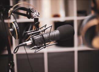 Mikrofony studyjne: Jakie są ich cechy charakterystyczne, jakie korzyści i wady posiadają, jak je właściwie używać Mikrofony studyjne: Jakie są ich cechy charakterystyczne, jakie korzyści i wady posiadają, jak je właściwie używać
