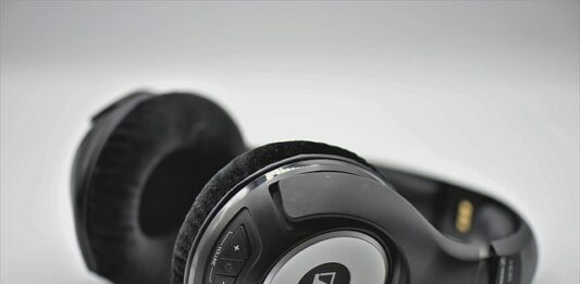 Jak wybrać słuchawki bezprzewodowe?