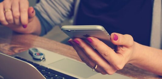 Jaki telefon że średniej polki? Jaki telefon że średniej polki?