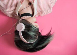 Czy słuchawki mogą uszkodzić słuch?