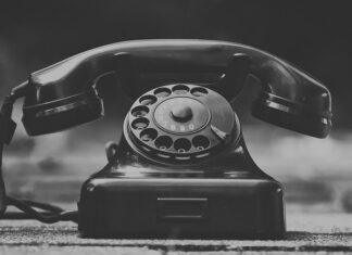 Kiedy kupić najtaniej telefon? Kiedy kupić najtaniej telefon?